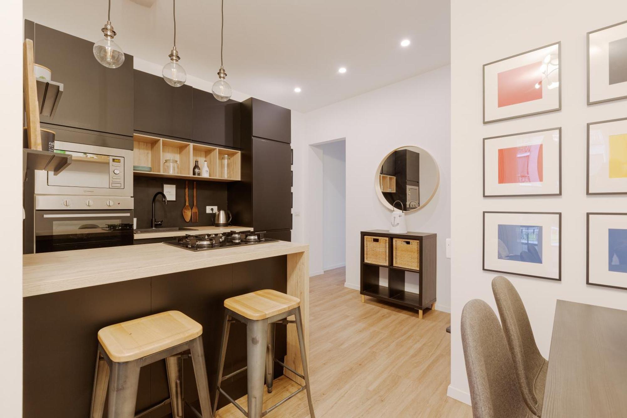 Pasteur M1 - Zen With Balcony * Milaan